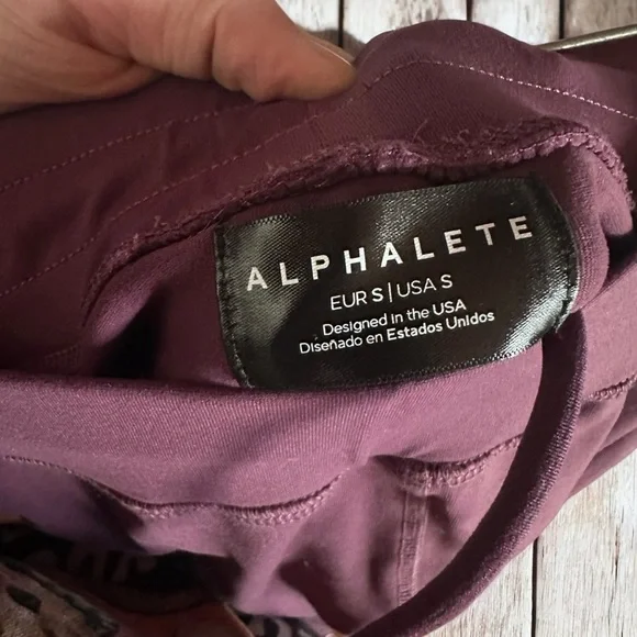 Purple Alphalete leggings with pockets - Small (B1) - Picture 6 of 6